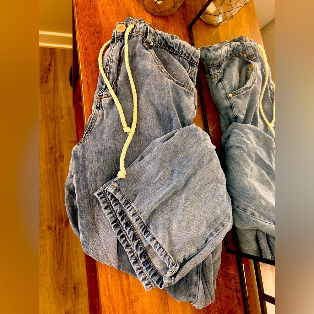13th&Swan Boutique Brand,  BUTTERY SOFT Jeans. Size M.
